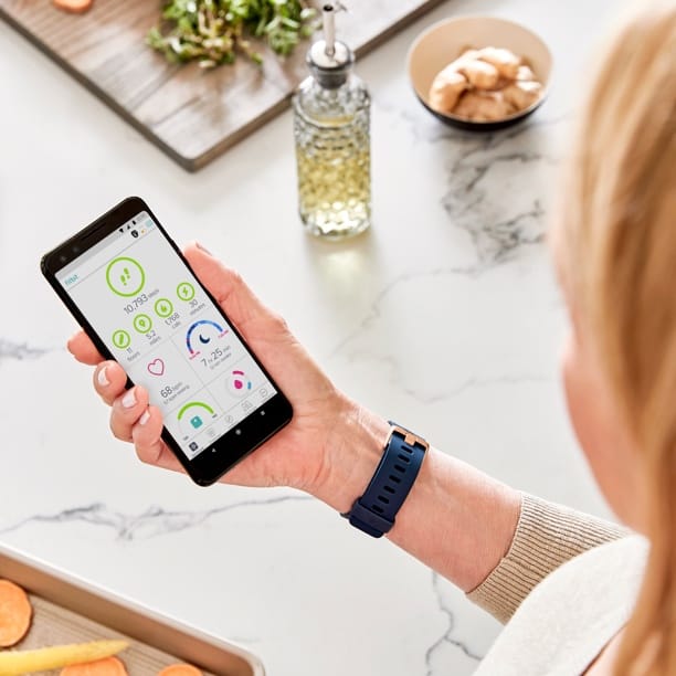 Fitbit Versa 2 Health & Fitness Smartwatch - Petal /Copper Rose Aluminum